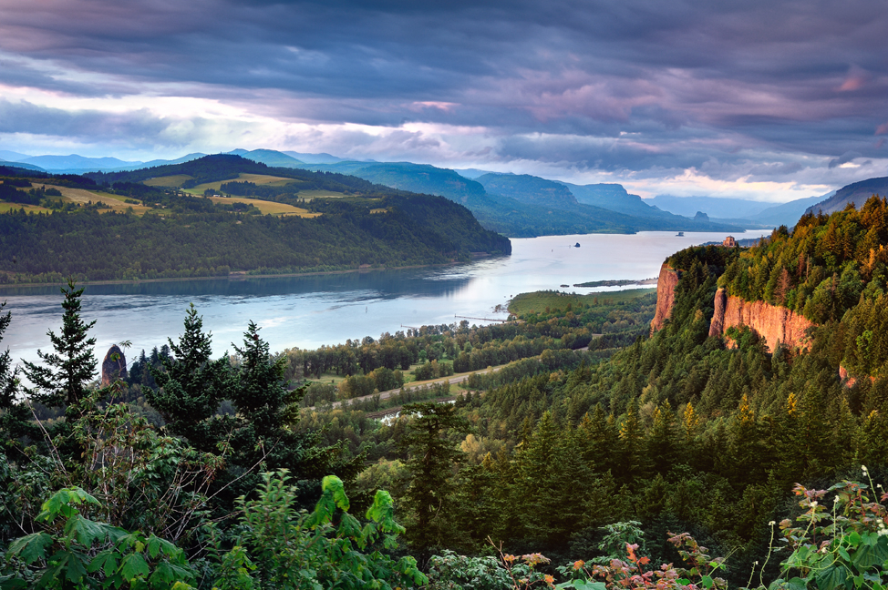 Columbia_River_Gorge.jpg